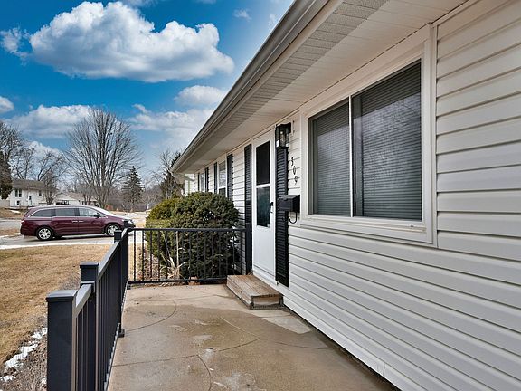 3rd image of 309 W Green Meadows Blvd