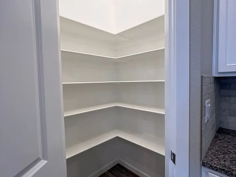 1910 Crescent Pl #1118 — Photo 16