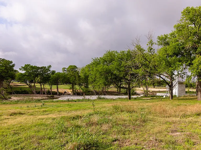 123 FM 480 — Photo 42