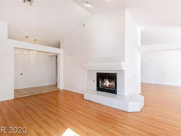 5th image of 807 Bartona St