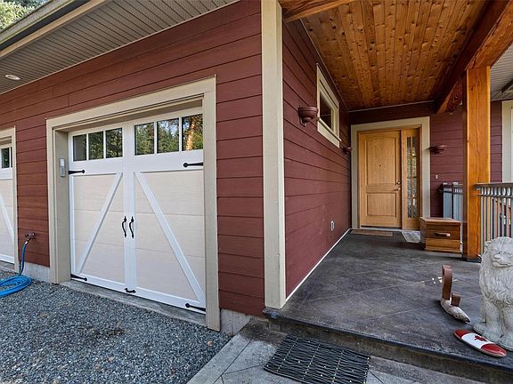 5th image of 1870 Munsie Rd