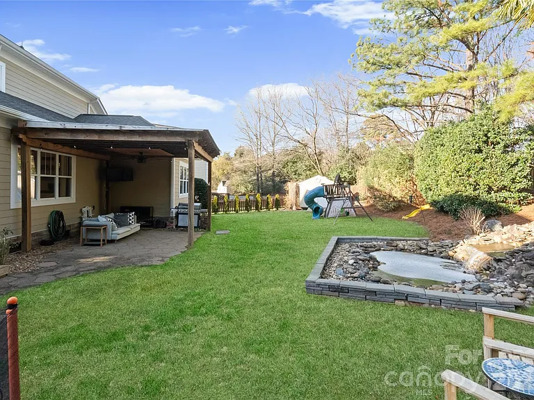 18047 Northport Dr — Photo 5