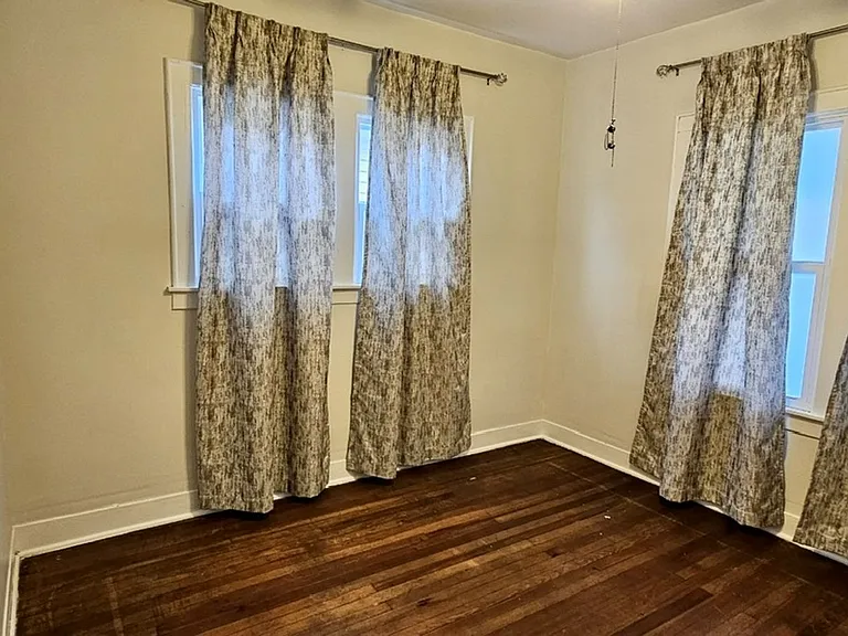 832 Hazel St — Photo 8