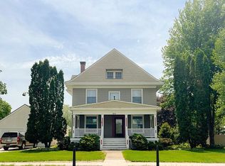 615 W Monroe St, Washington, IA 52353