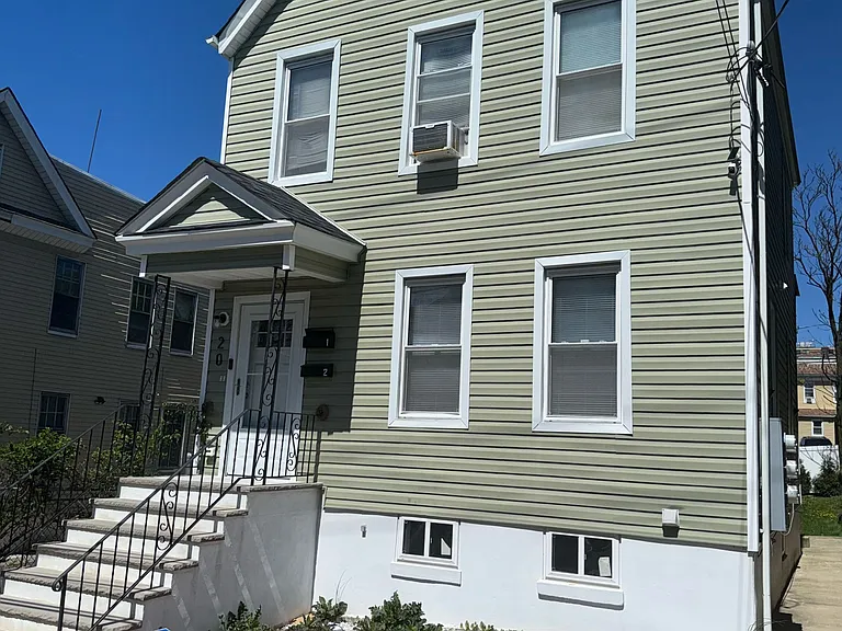 20 Arverne Ter #1 — Photo 1