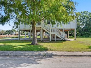 242 Woodman Ave, Pass Christian, MS 39571