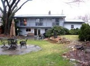 18021 W Winnebago Dr, Grayslake, IL 60030