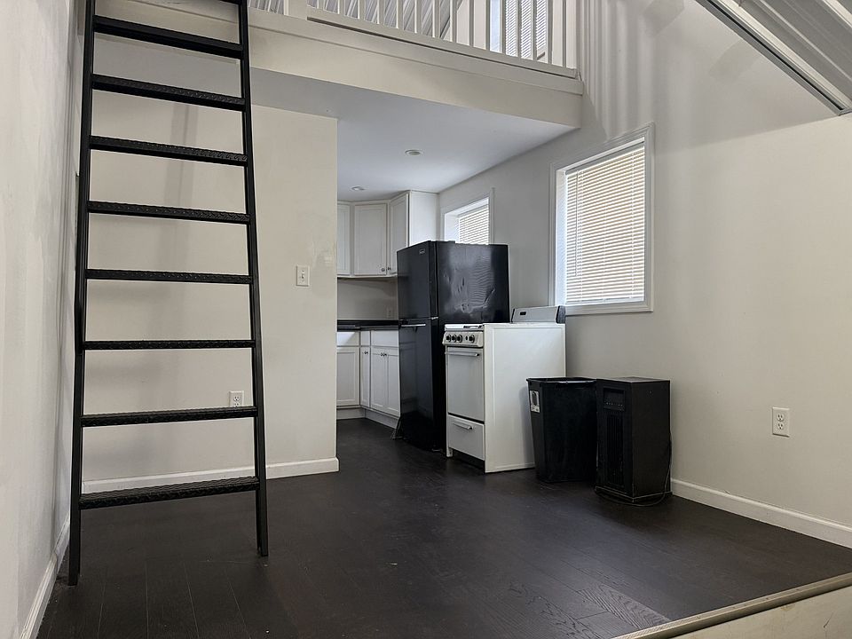 1st image of 26 Poplar St