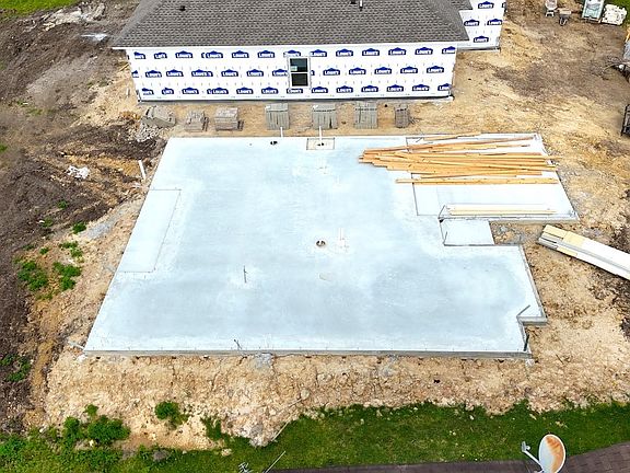4th image of 3475 Saint James Blvd