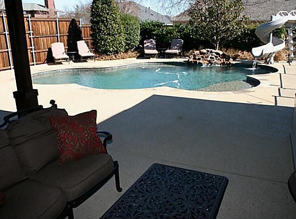 5th image of 110 Castlebury Ct