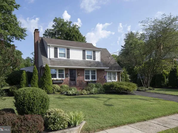 607 Windsor Pl, Moorestown, NJ 08057