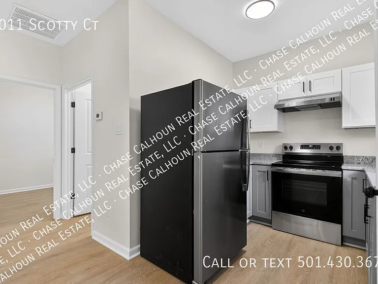 2011 Scotty Ct — Photo 2