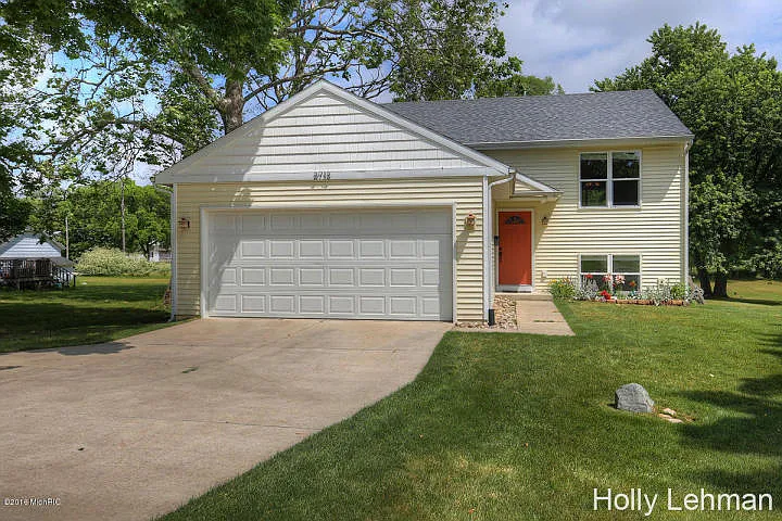 3713 Prairie St SW photo 1