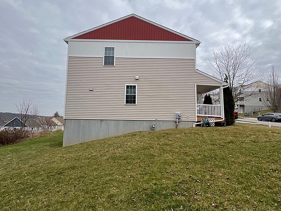 4th image of 325 Community Ln