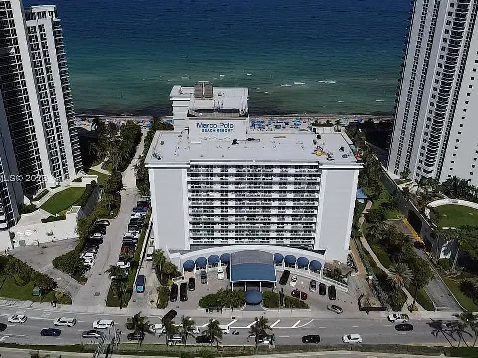 19201 Collins Ave #723