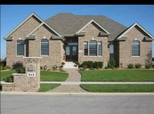 512 Edgebrook Dr, Bourbonnais, IL 60914