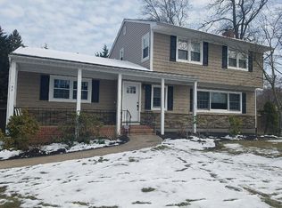 95 Lillian Rd, Nesconset, NY 11767