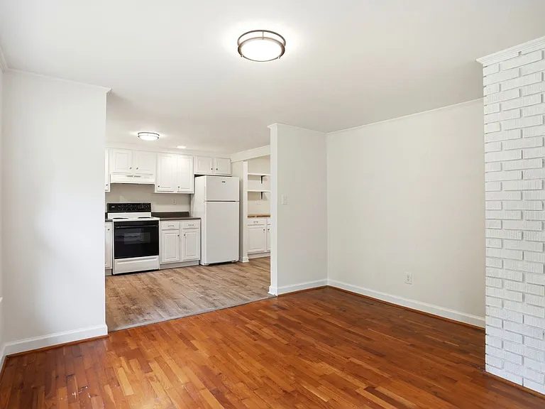 40 Knox St — Photo 13