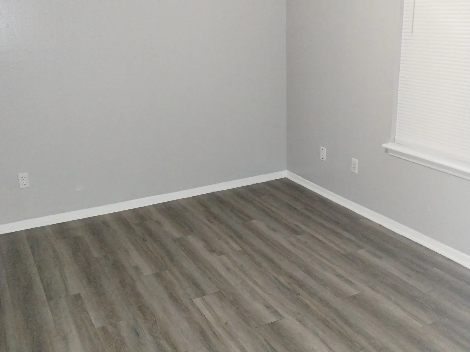 2200 Sheridan — Photo 2