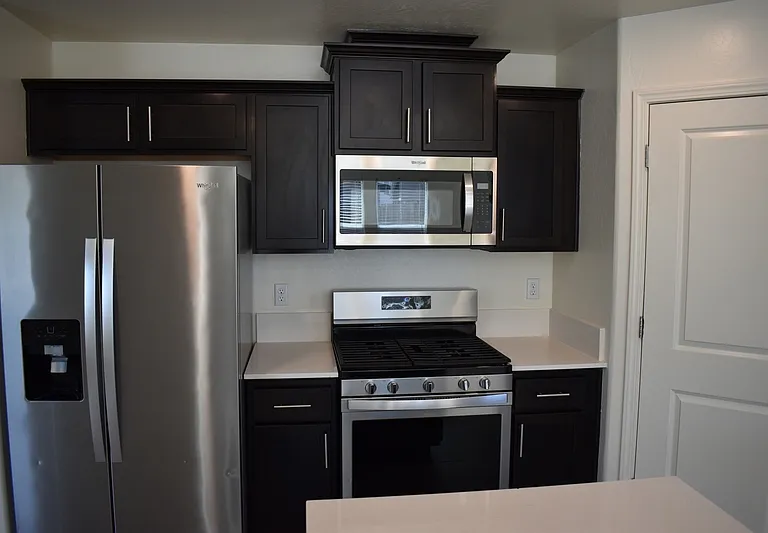 698 Jessie Dr — Photo 14