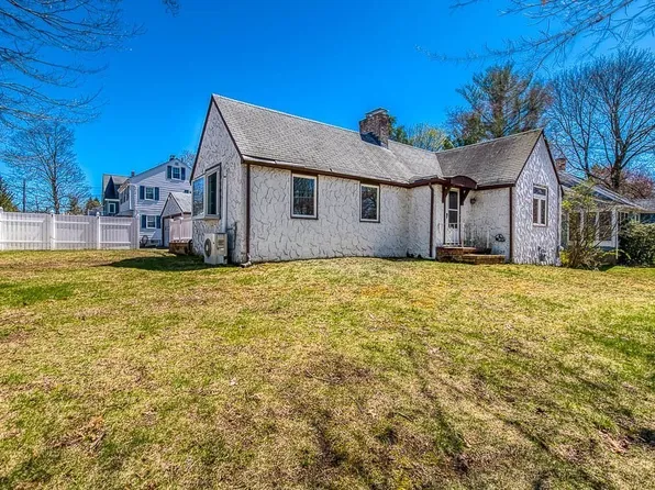 32 Elmwood Ave, Dedham, MA 02026