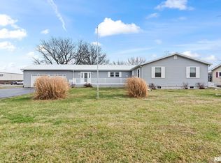 1536 N Springfield St, Virden, IL 62690