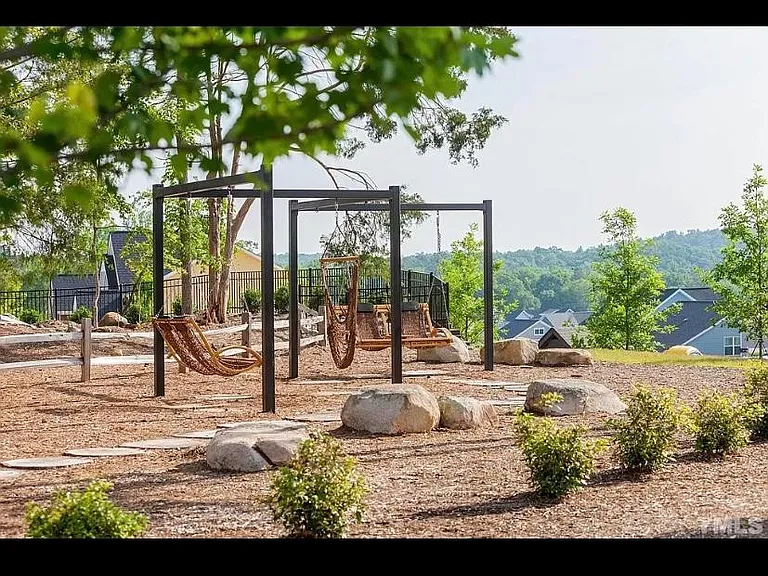 440 Beacon Ridge Blvd — Photo 10