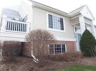 2014 Concord Dr, McHenry, IL 60050