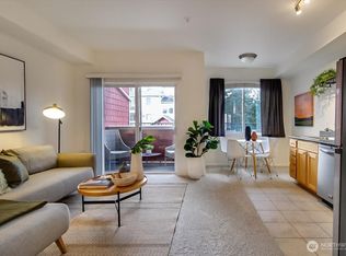 517 225th Lane NE #E102, Sammamish, WA
