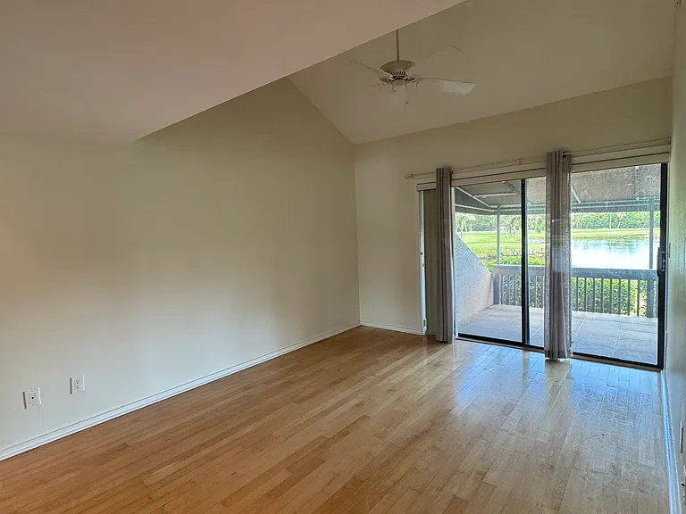 1320 Pelican Creek Xing — Photo 22