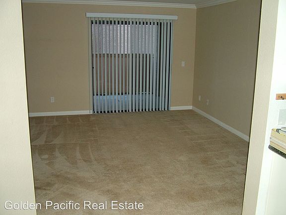 4th image of 12075 Alta Carmel Ct Unit 51