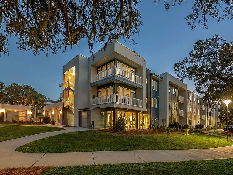 Mariner Grove — Photo 9