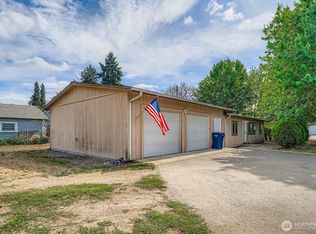 733 8TH Street NE, Auburn, WA 98002