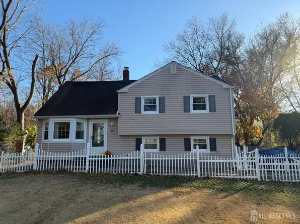 204 Dukes Pkwy E, Hillsborough, NJ 08844