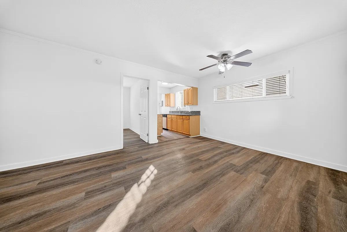 Building Photo - 1685 N Summit Ave #1685.5