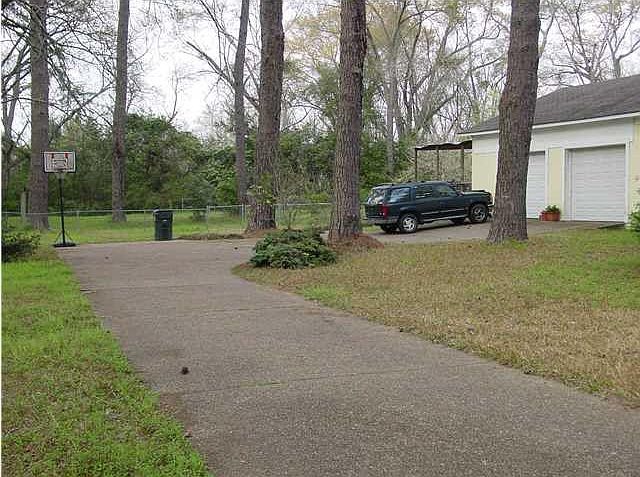 2nd image of 113 N Rosewood Dr