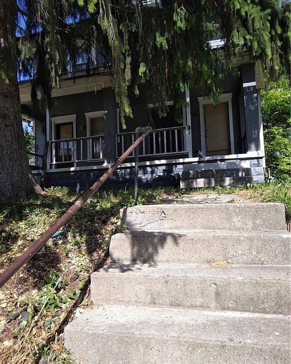 1st image of 132 Wroe Ave