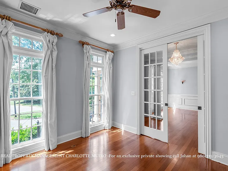 529 Queens Rd — Photo 17
