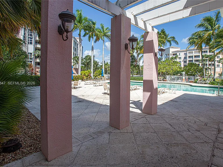 731 Crandon Blvd #308 — Photo 63