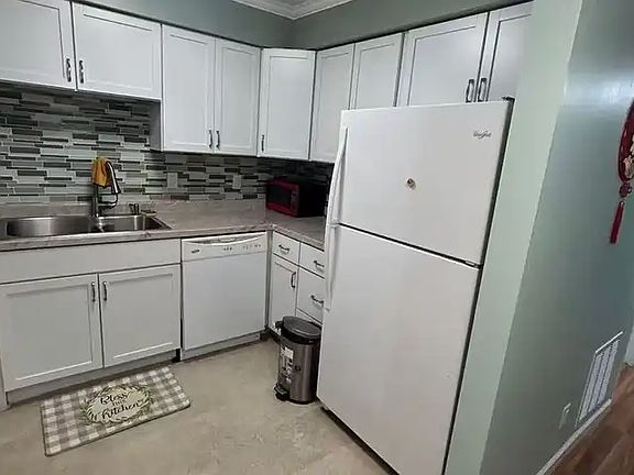 4th image of 320 Brown St #608