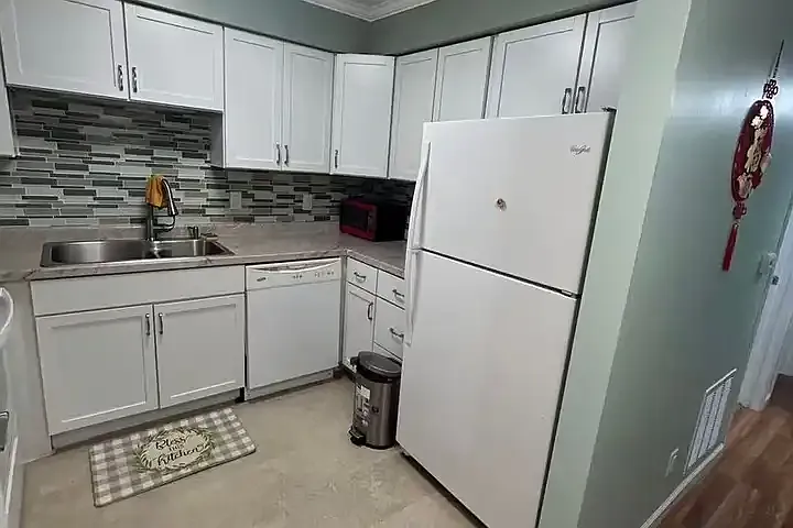320 Brown St #608 — Photo 4