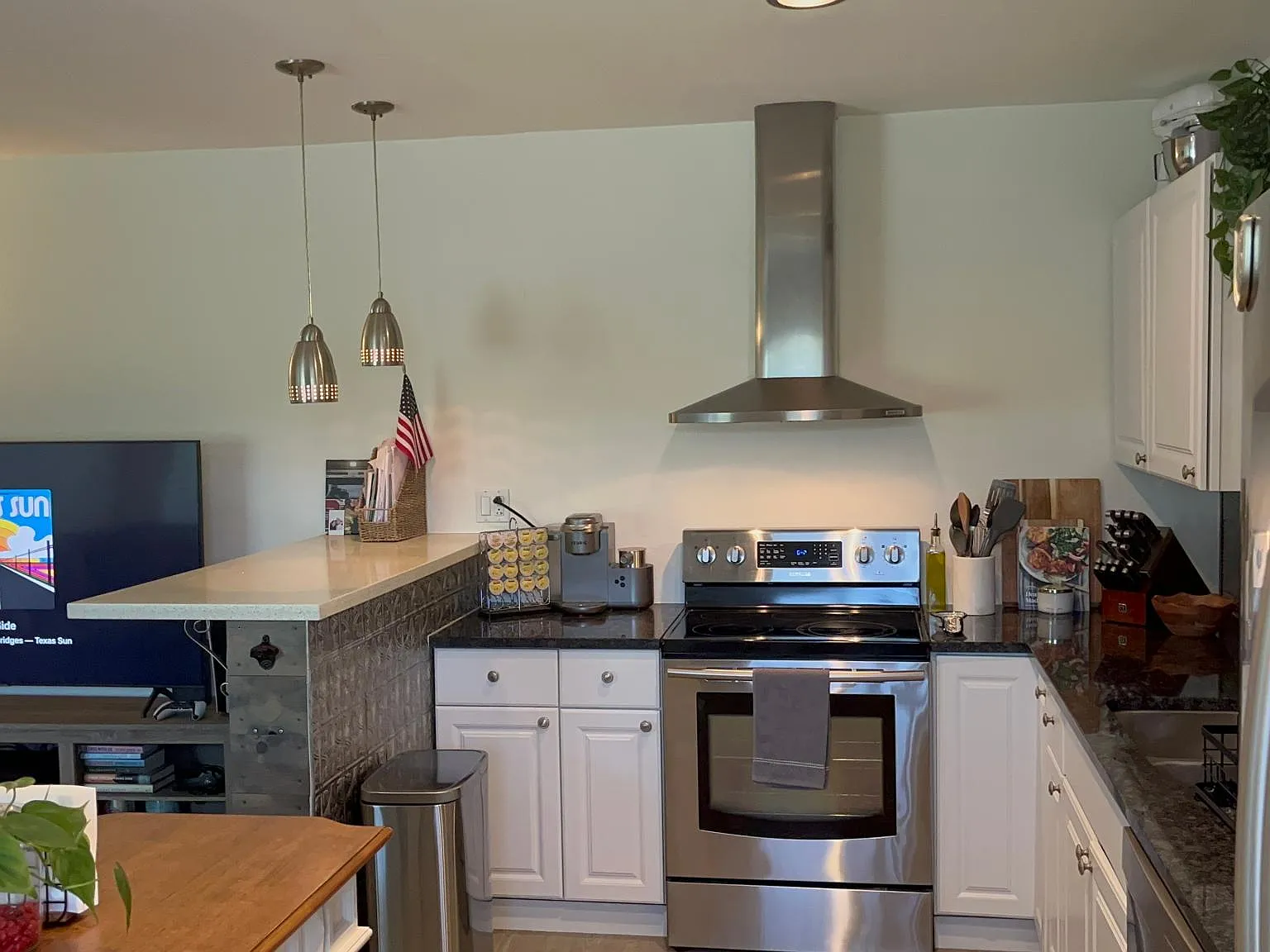 3532 Meade Ave — Photo 4