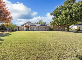 1810 Elmhurst Ave, Nichols Hills, OK 73120