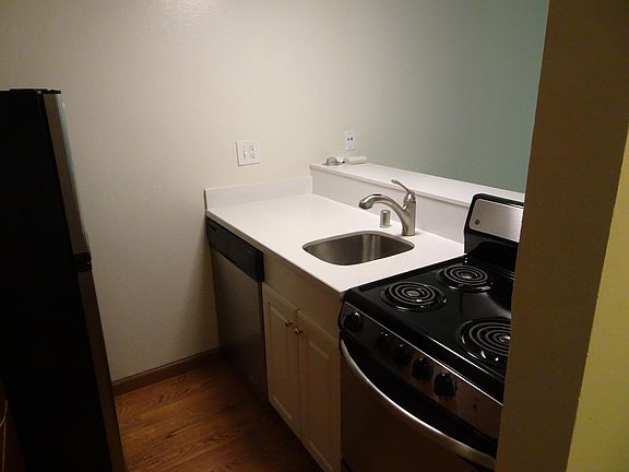 3rd image of 1421 Bellevue Ave