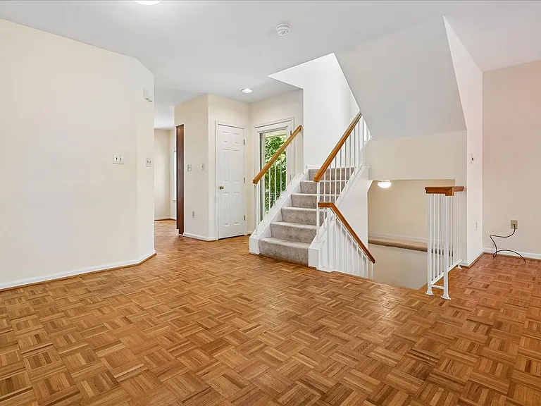15748 Widewater Dr — Photo 7