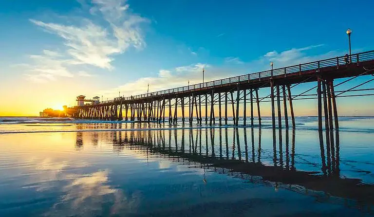 Pier is less than a mile away :)