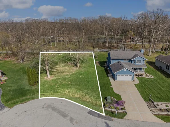 2020 Lakewood Pl, Crown Pt, IN 46307