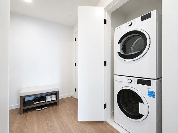 5th image of 10448 University Dr #2410
