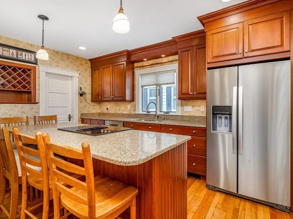 17 Cotton St, Leominster, MA 01453