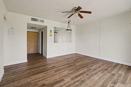55 Sea Park Blvd Photo 1